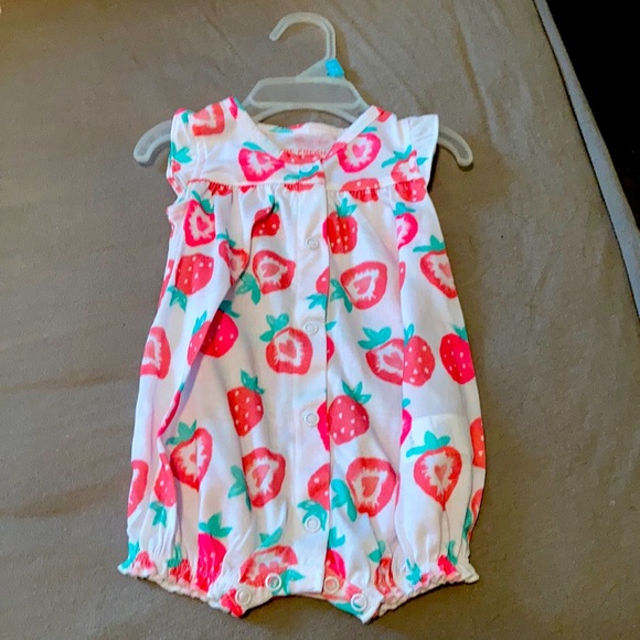 Strawberry baby onsie - Picture 1 of 5